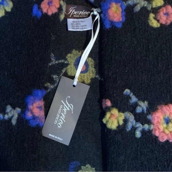 NWT IPERICO Made In Italy Wool Shawl Black Floral
Kimono Cardigan Sweater - Picture 5 of 6